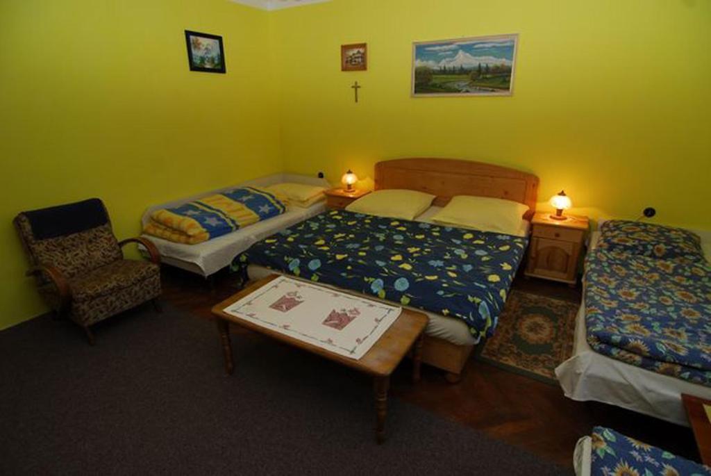 Privat Henry Bed & Breakfast Liptovsky Mikulas Bilik gambar